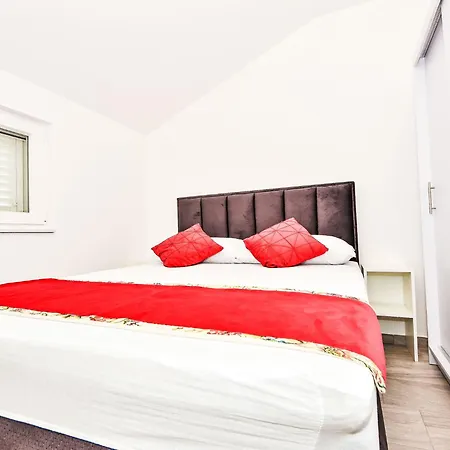 Zubcic-2 By Interhome Апартаменты Sikovo