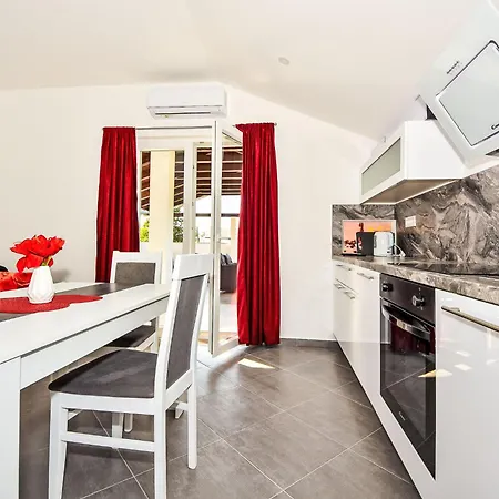 Zubcic-2 By Interhome Appartement